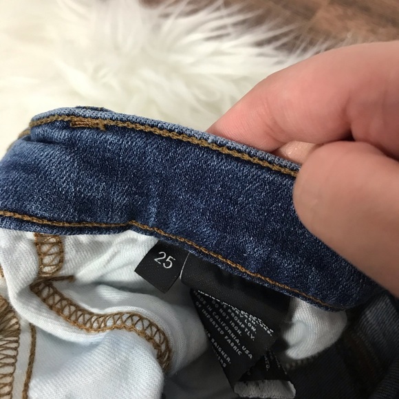 J Brand Size 25 Semi Distressed Women’s Capri Denim Jeans - Picture 5 of 6